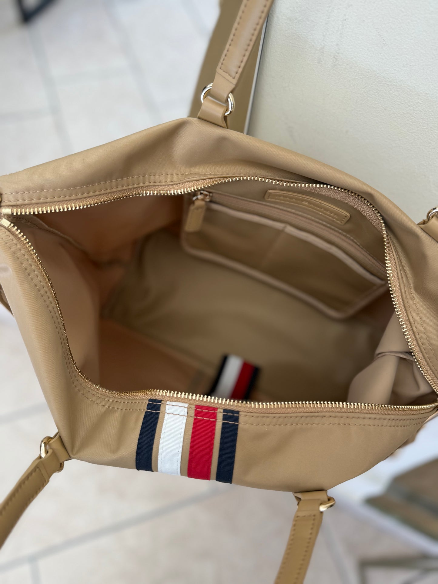 Borsa, Tommy Hilfiger