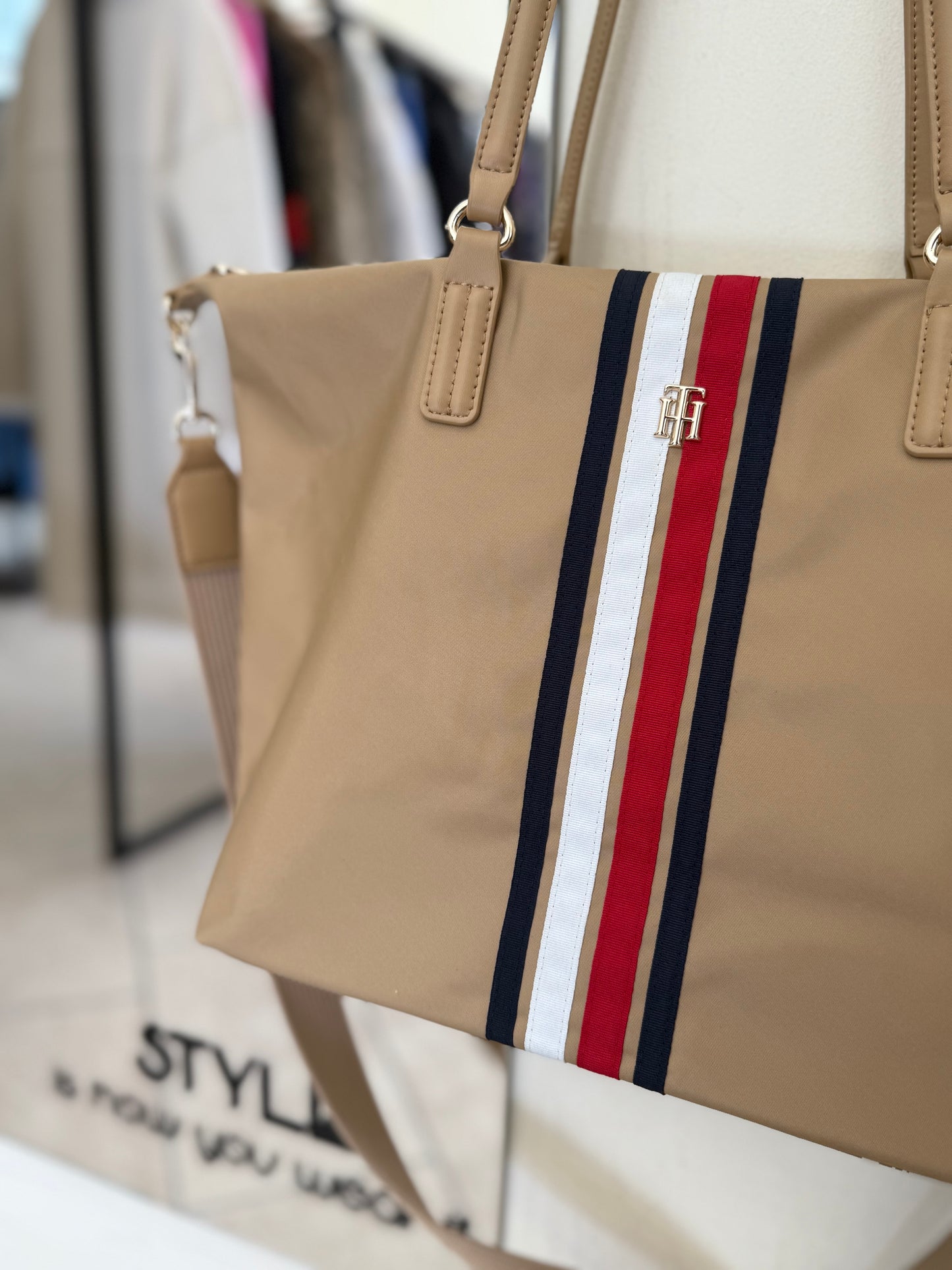 Borsa, Tommy Hilfiger