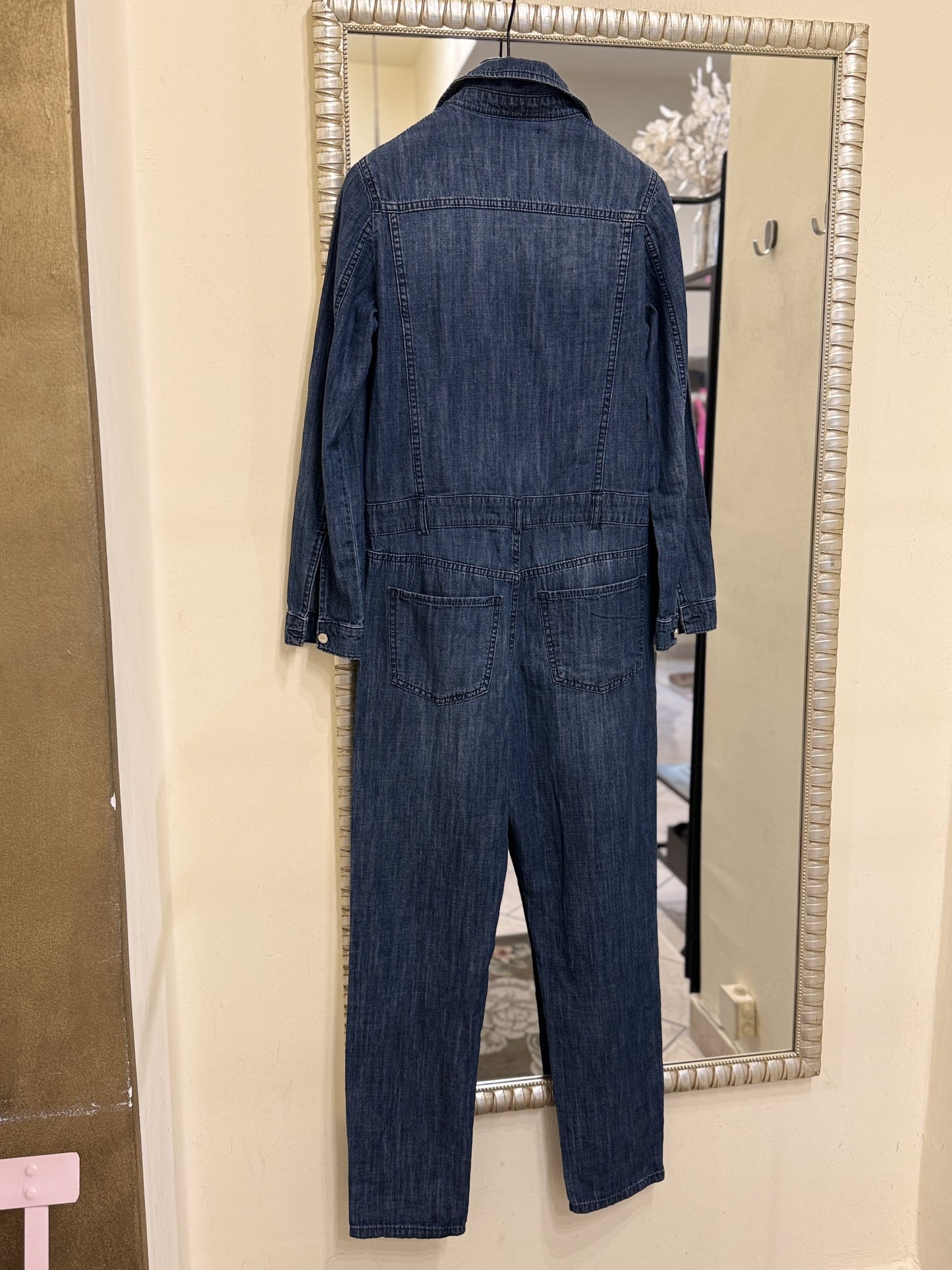 Jumpsuit, Kaos