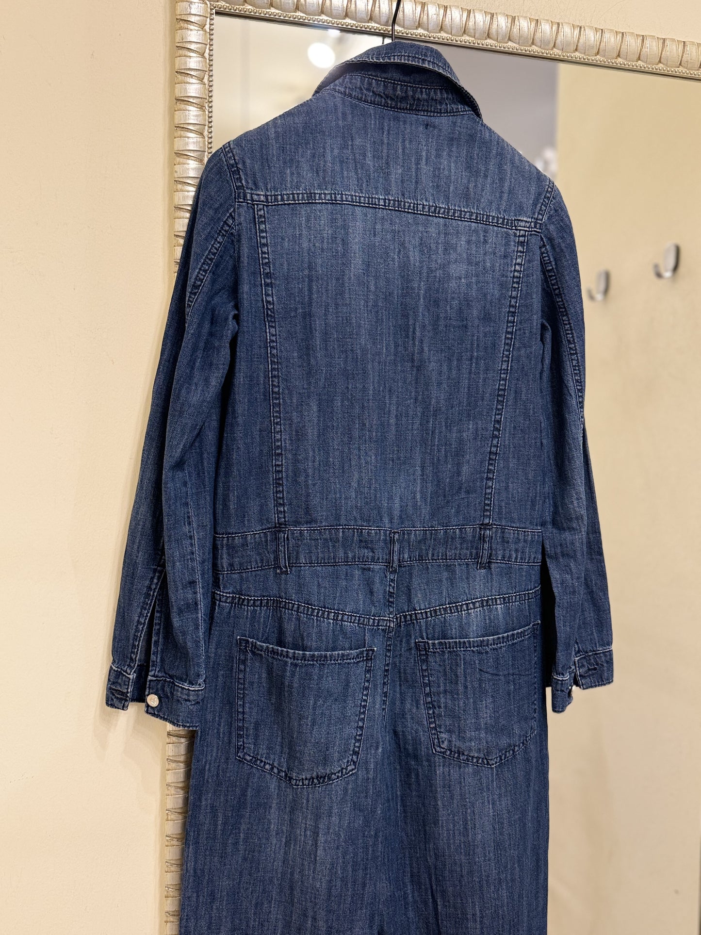 Jumpsuit, Kaos