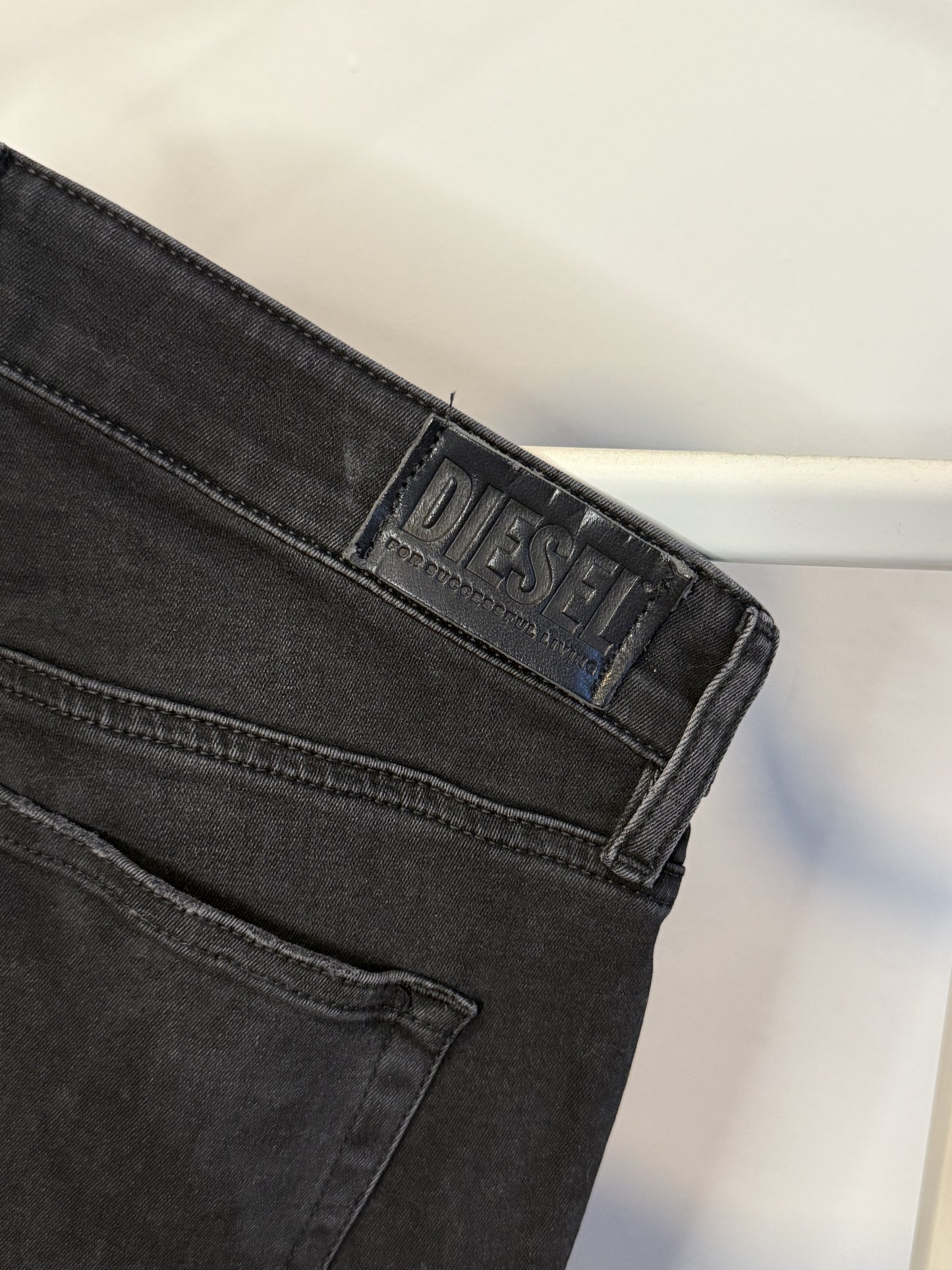 Pantalone in denim, Diesel